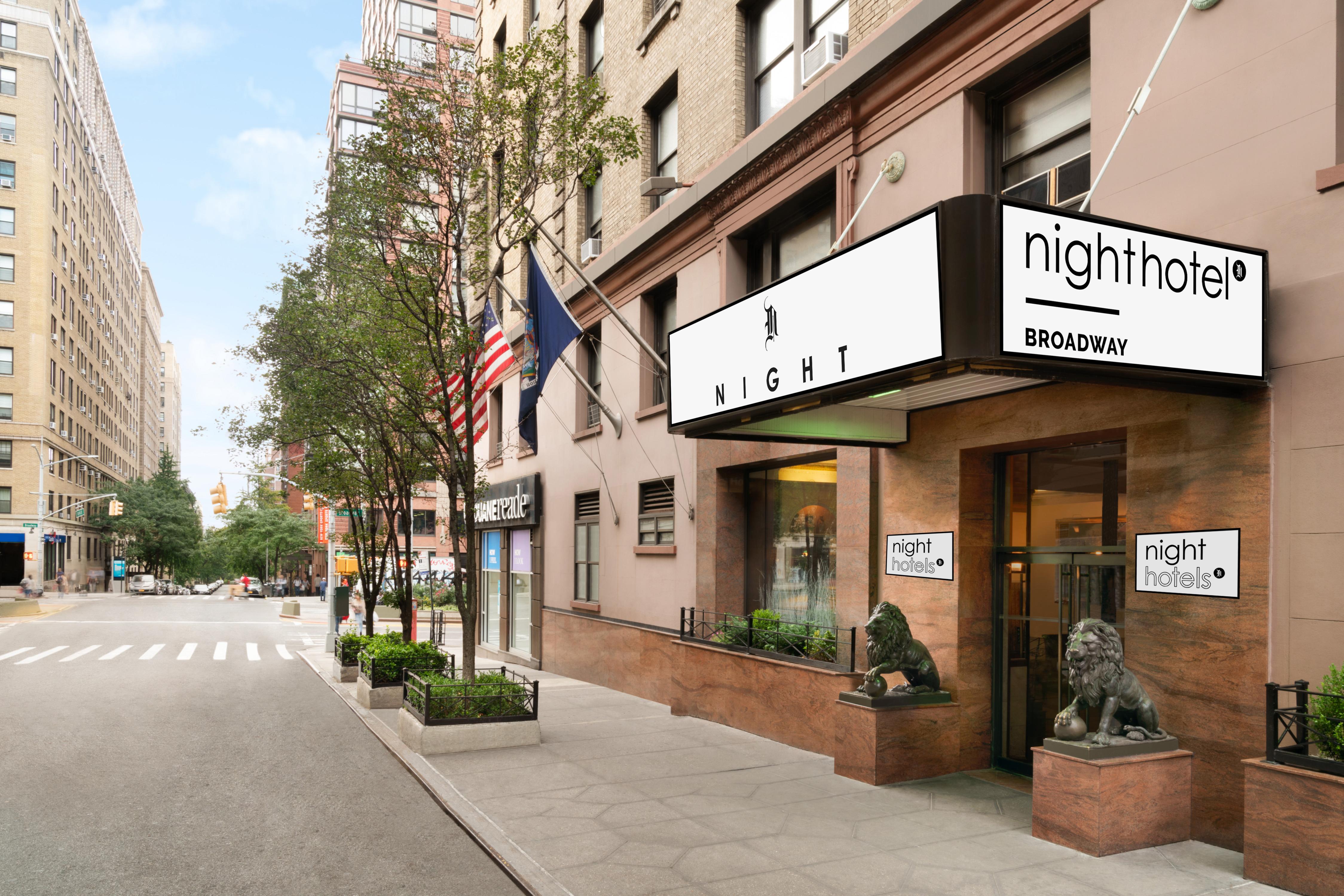 Night Hotel Broadway New York Exteriör bild